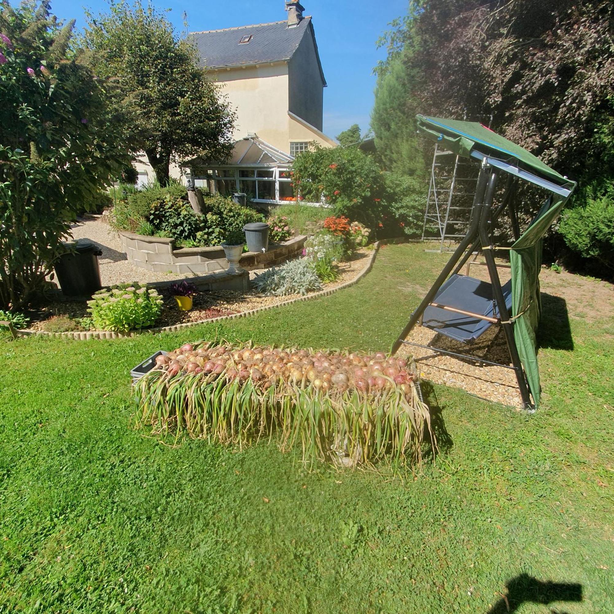 Chez Mai Private Room In Rural Country Home Auriac-Lagast Bagian luar foto